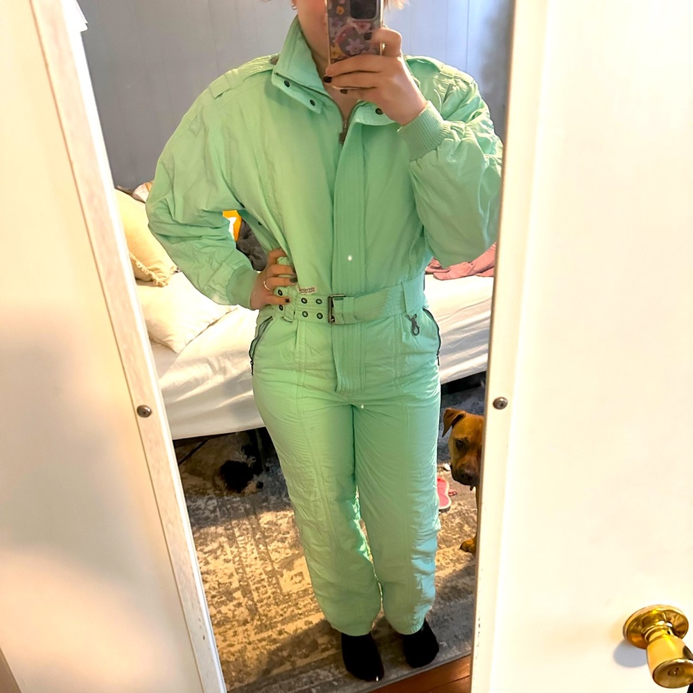 Retro ‘80s ski suit